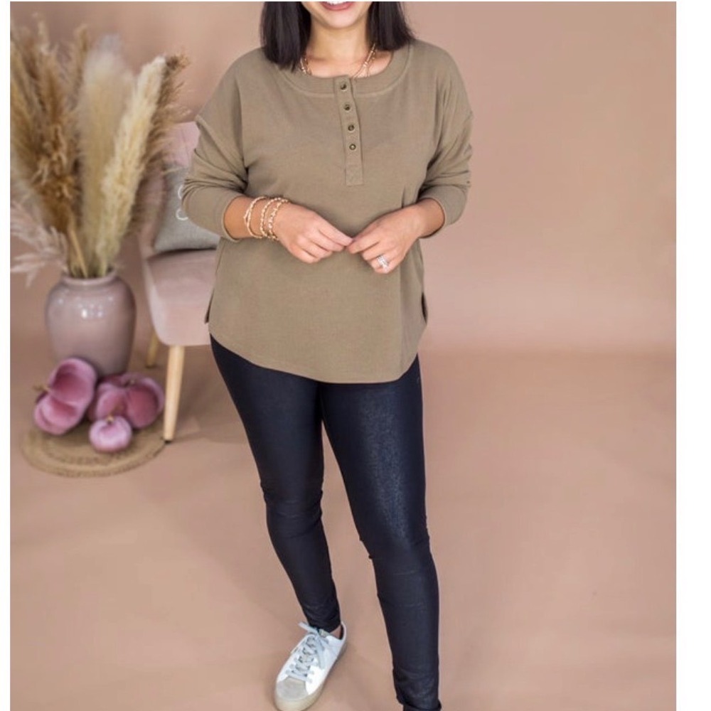 Blu Pepper Henley Top M Tan Good Waffle Knit Long Sleeve Button Neck
